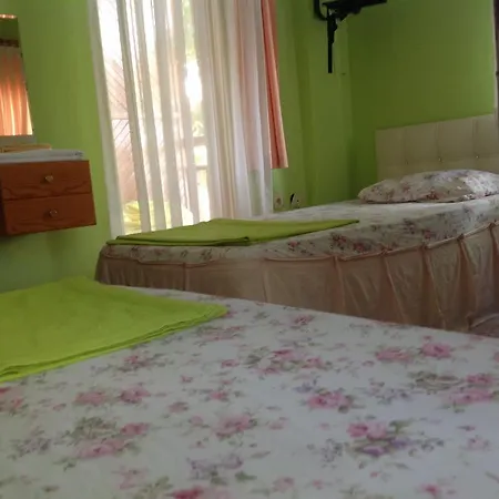 Tuana Hotell Side