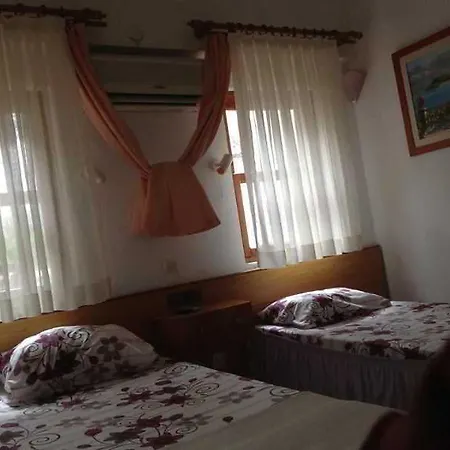 Tuana Hotell Side