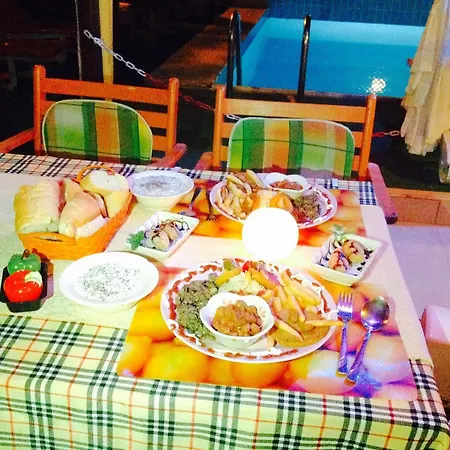 Tuana Hotell Side