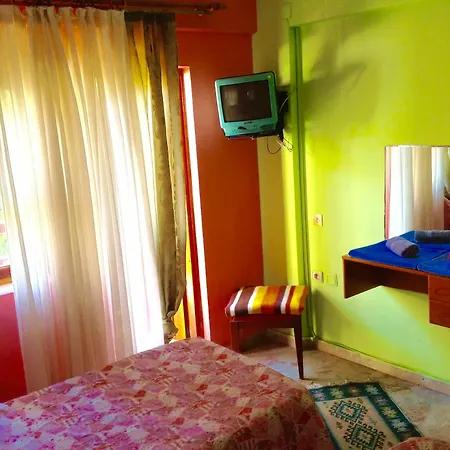 Tuana Hotell Side