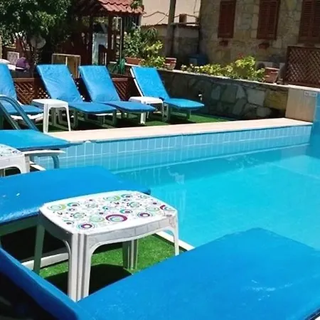 Tuana Hotel