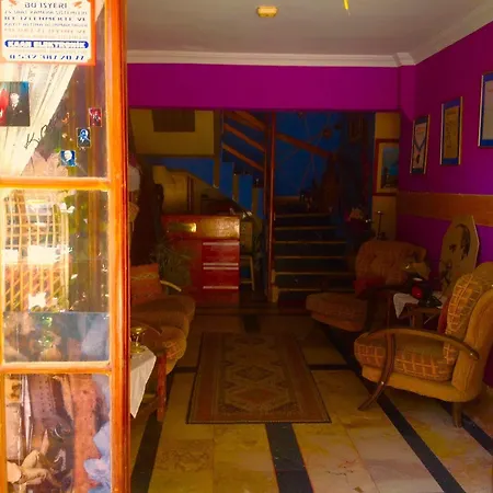 Hotel Tuana Side